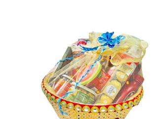 Gift Hamper with Premium Snacks (Large)