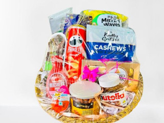 Large Gift Hamper with Premium snacks